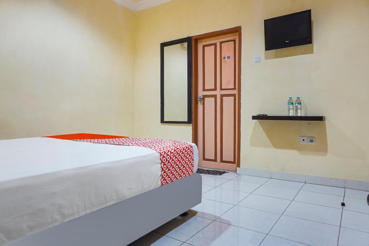 Oyo 90923 Makassar Cottage Balangberu Екстериор снимка