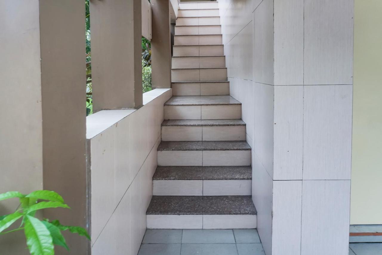 Oyo 90923 Makassar Cottage Balangberu Екстериор снимка